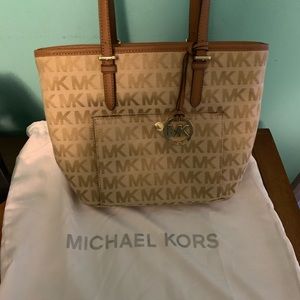 Michael Kors Jet Set tote